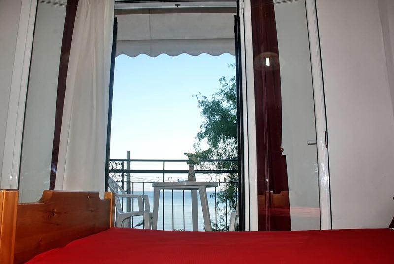 Empress Corfu Apartment Perama  Bagian luar foto